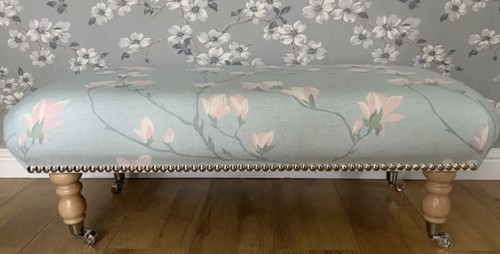 New footstool laura - in,