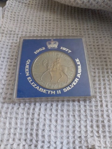 Queen elizabeth silver - hm,