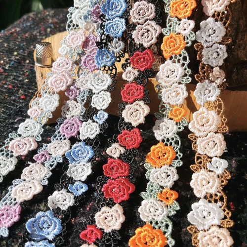 Floral lace trim - venice, rose