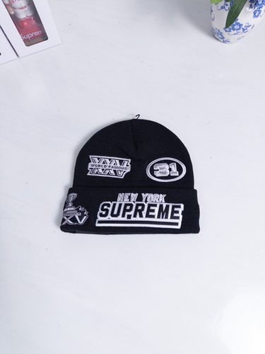 Supreme new era - supreme, football