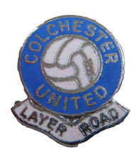 Colchester United LAYER ROAD Football Club Gomm ball enamel badge