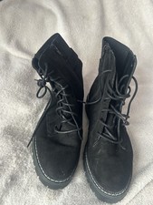 Woman Black Flat Boots By