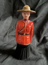 VINTAGE ROYAL CANADIAN MOUNTED POLICE CLOTHES BRUSH MADE JAPAN RCMP BANFF