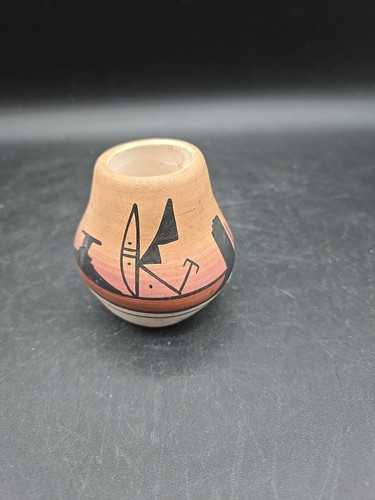 Mesa verde pottery - mesa, native