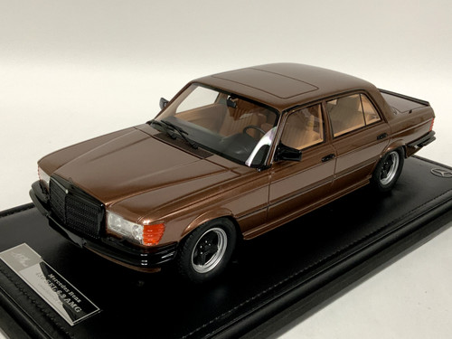 Ivy models mercedes benz - 1/18,