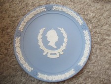 WEDGWOOD JASPERWARE PLATE  QUEEN ELIZABETH II 40TH ANNIVERSARY OF ACCESSION 1992