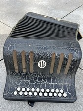 Beautiful 1930’s Diatonic