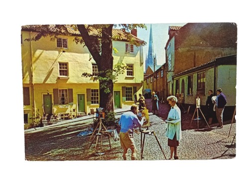 Local artists painting elm - at,