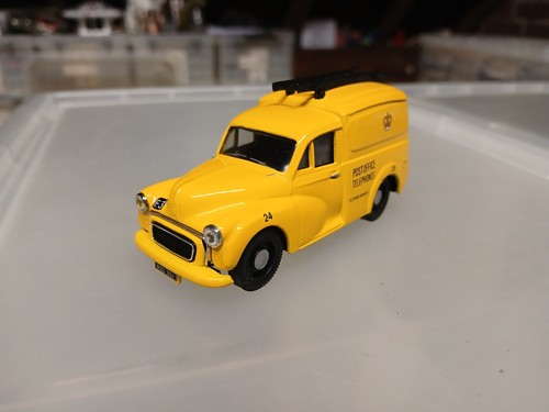 Corgi morris minor - corgi, post