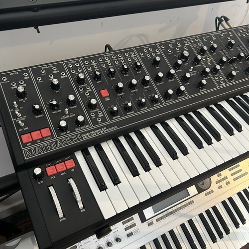 Moog matriarch dark - matriarch,