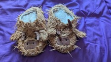 well loved highland cow ladies slippers size 4/5, quirky worn well loved slipper