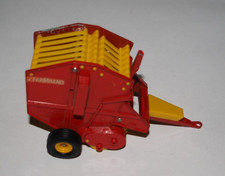Britains Farmhand Round Hay