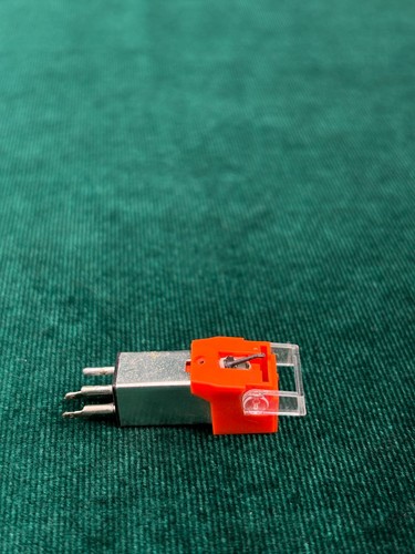 Phono cartridge with stylus - with,