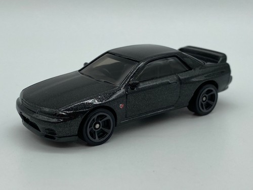 Hot wheels nissan - hot,