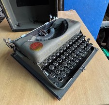 Vintage Imperial Typewriter. The Good Companion