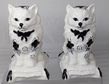 Pair of Vintage Staffordshire Ceramic Black & White Mantle Cat Figurines Figures