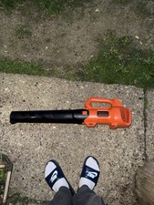 Black and Decker BCBL200L 18v Cordless Axial Garden Leaf Blower 1 x 2ah Li-ion