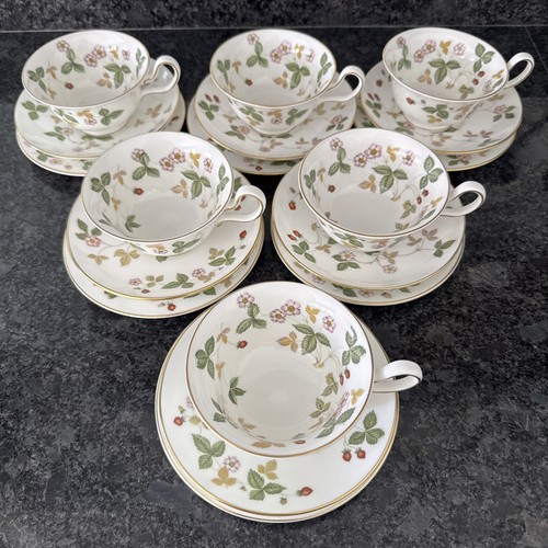 Wedgwood wild strawberry - wedgwood, peony
