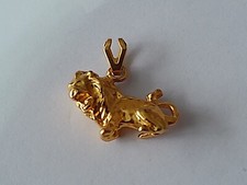 A 9ct GOLD LION, CHARM/ PENDANT/FOB 3.59 grms
