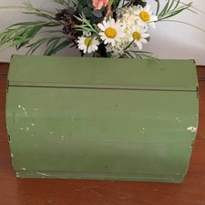 Vintage Avocado Green Kitchen