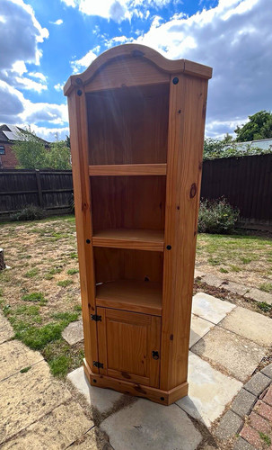 Solid pine corner display - corner,
