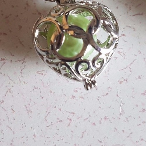 Bead cages with large - bead,