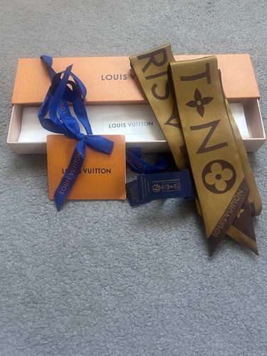 Bnwt 100 authentic - 100%,
