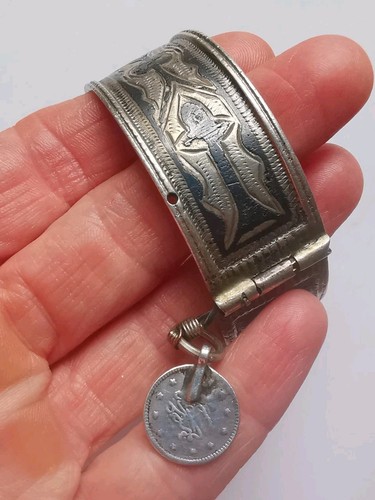 Vintage silver tone bangle - vintage,
