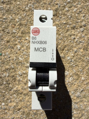 Wylex amp circuit breakers - b6,