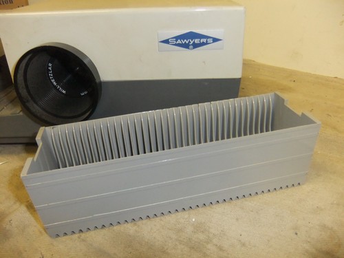 Slide projector slide holder