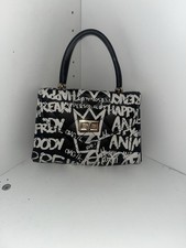 GRAFFITI CHIC MONOCHROME