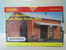 Hornby Skaledale R9636 Great Northern Skale Regis Goods Shed OO Gauge 1;76 Boxed