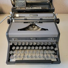 Vintage 1948 Royal Quiet De