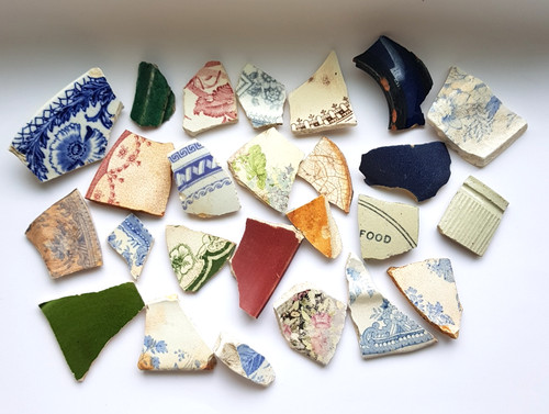 Pieces sea worn beach - pieces,