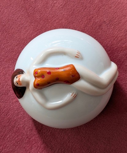 Porcelain reclining bathing - reclining,