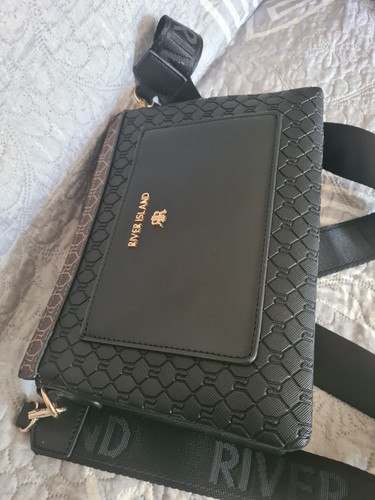 River island cross - river,