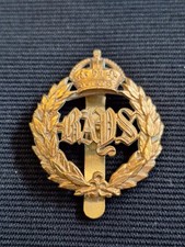 QUEENS BAYS 2ND DRAGOON GUARDS CAP BADGE IN BRASS ON SLIDER KINGS CROWN ORIGINAL