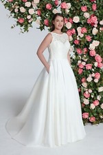 Wedding Dress - Justin Alexander Sweetheart Collection - Size 10 - Style 1136