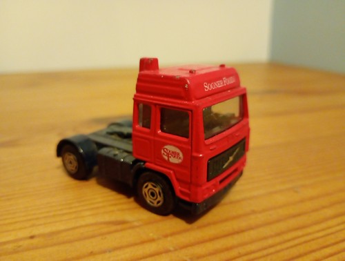 1985 corgi volvo truck - corgi, cab