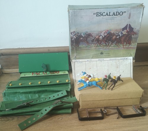 Vintage escalado horse racing - escalado,