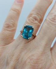 Vintage 9ct Gold Aqua cz Cocktail Ring Size J, Hallmark London 1966