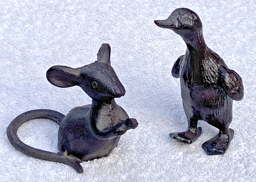 Small cast iron mouse - cast,