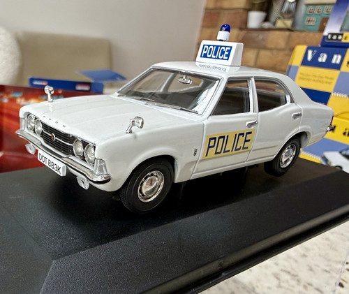 Corgi ford cortina - corgi,