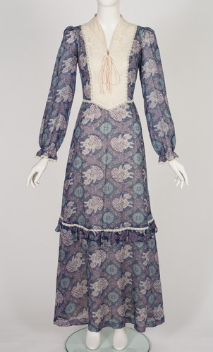 1970s griffin print - griffin, blue