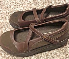 Skechers Women's Size 7 Shape