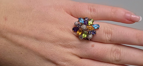 Stunning 9ct gold - stunning,