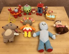 In the Night Garden Toys: Ninky Nonk Wobble Train, Upsy Daisy Bed, 4 Plushes.
