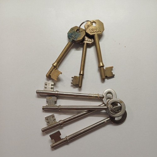 Bundle vintage keys brass - vintage,