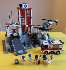 LEGO City 7892 Hospital COMPLETE BUILD + 7890 Ambulance + extra minifigure