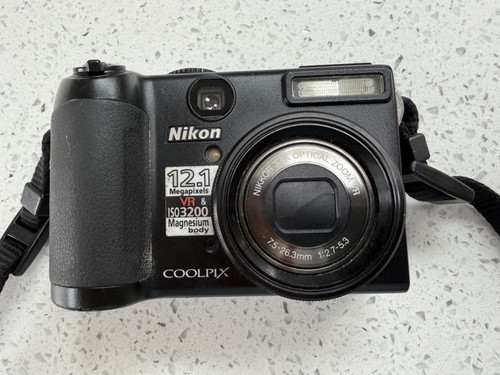 Nikon coolpix p5100 1mp - coolpix,